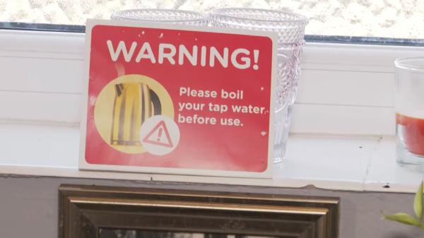 由于热浪持续，萨福克郡数千名安格里安水务公司的客户被告知不要饮用自来水