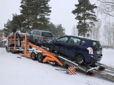 拉脱维亚向乌克兰运送了数百辆醉驾司机的汽车