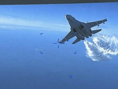 美国公布俄罗斯飞机向空军无人机倾倒燃料的视频